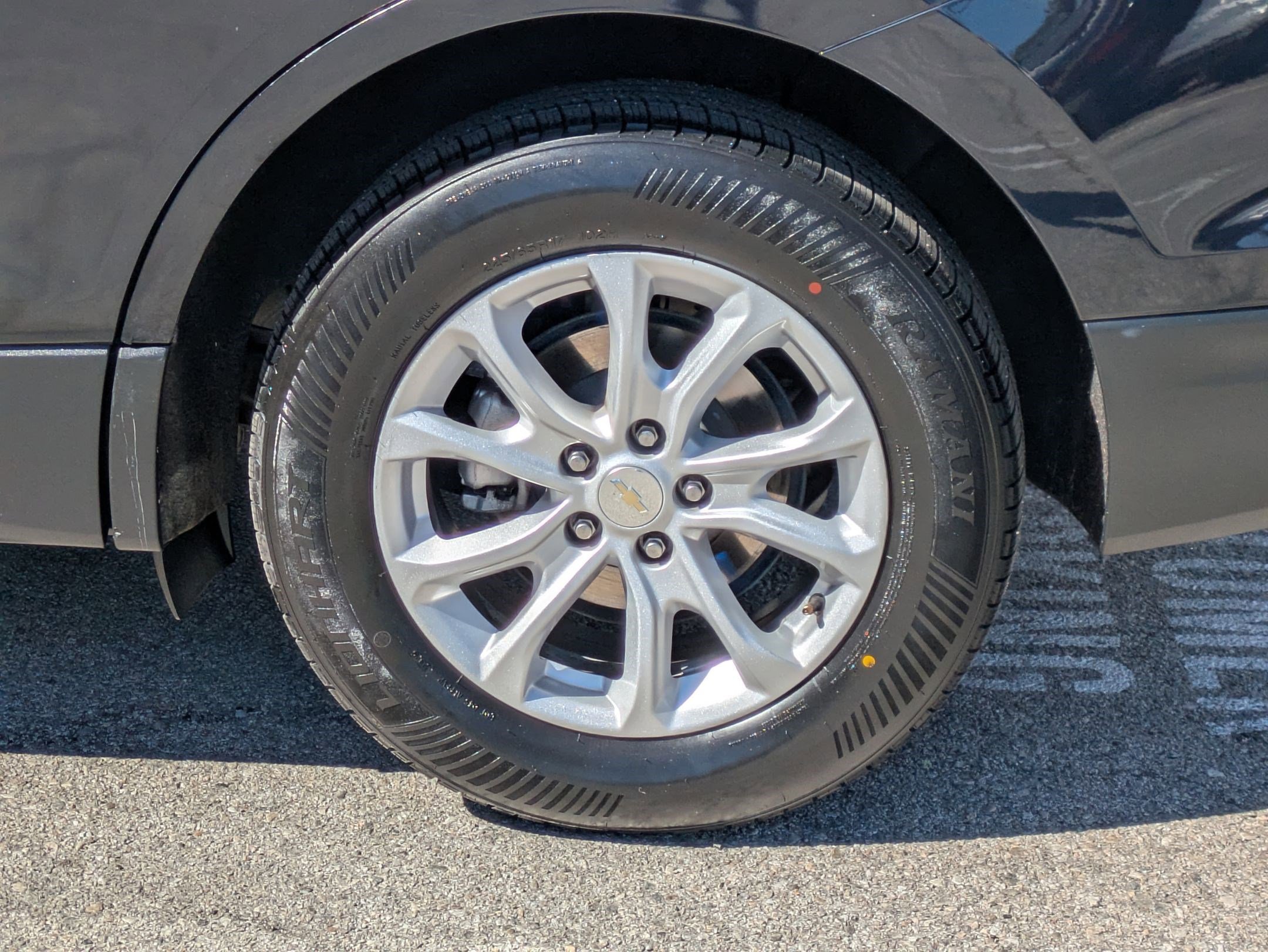 Used 2020 Chevrolet Equinox LS image 9