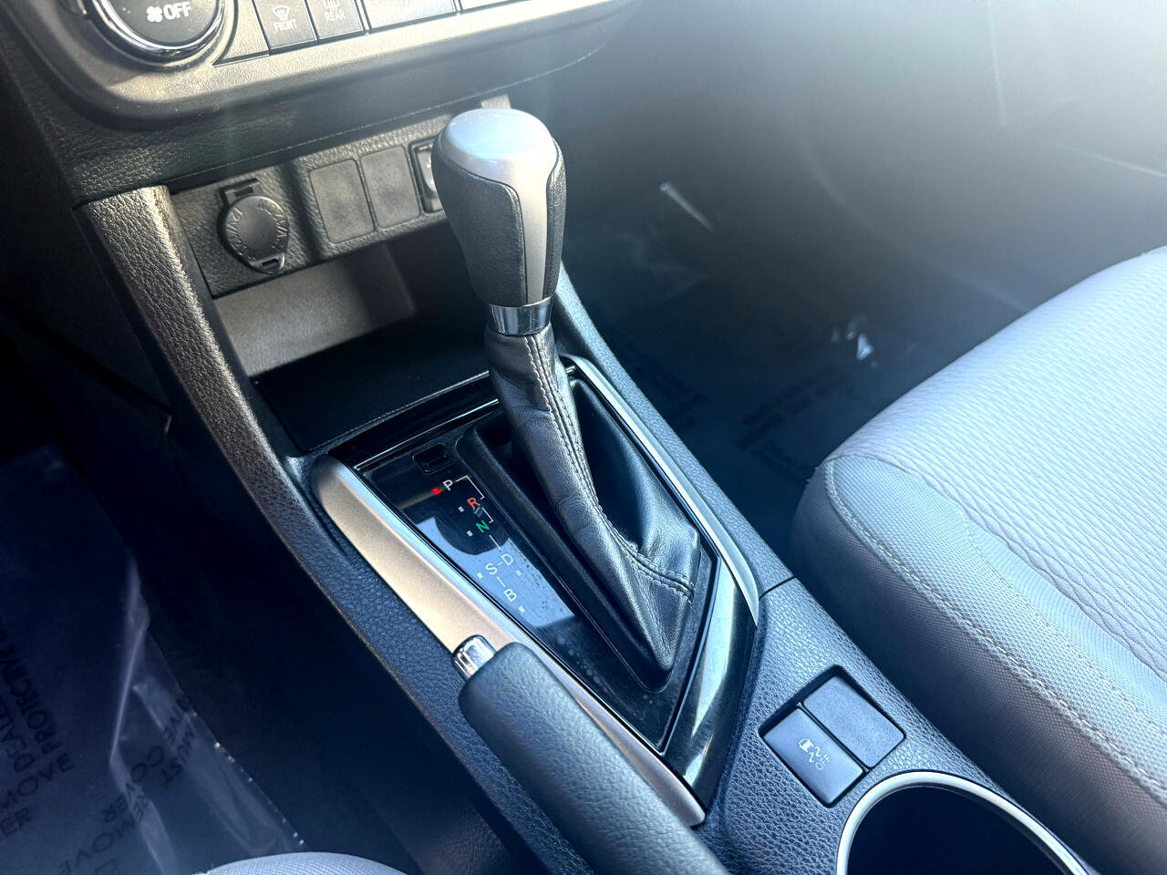 Used 2014 Toyota Corolla LE Premium image 35