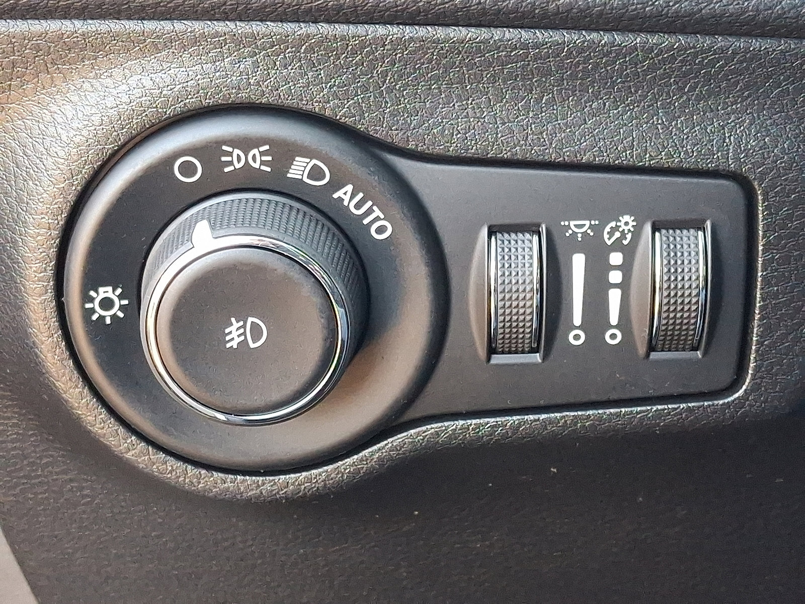 Used 2020 Jeep Compass Latitude w/ Cold Weather Group image 26