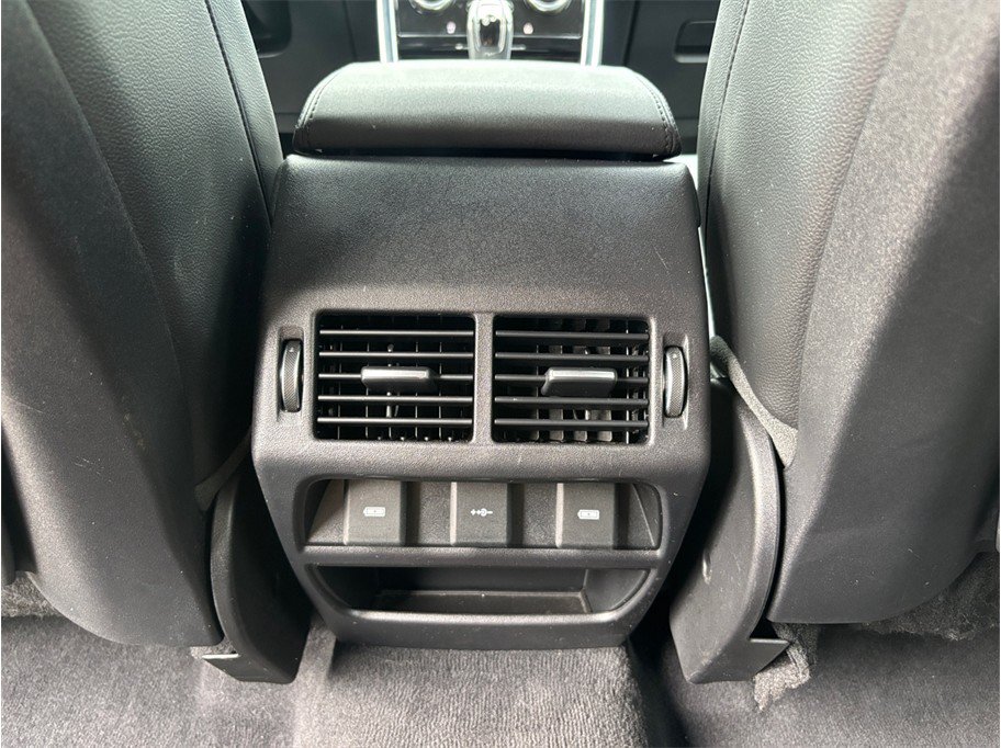 Used 2020 Land Rover Discovery Sport SE AWD/4WD image 40