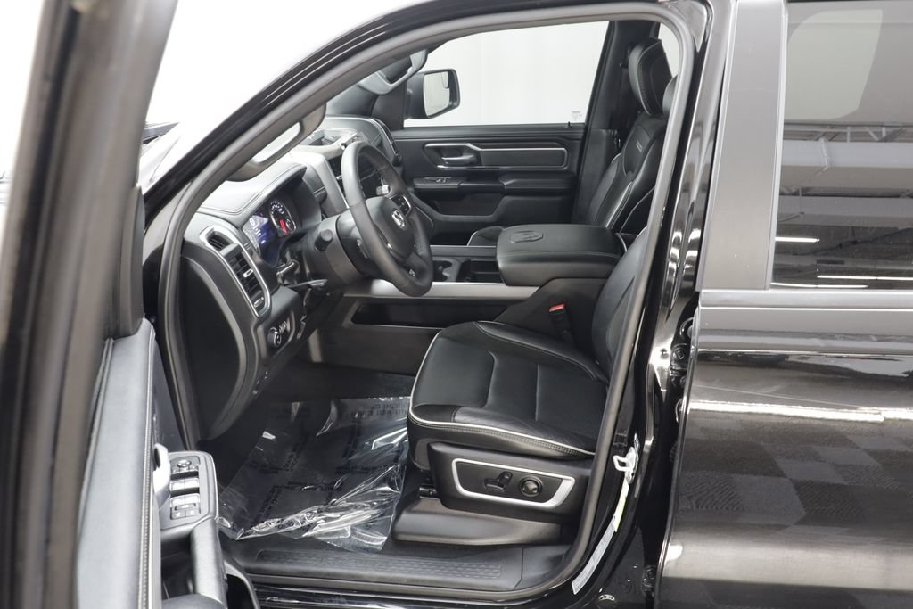Used 2025 RAM 1500 Laramie w/ Sport Appearance Package AWD/4WD image 6