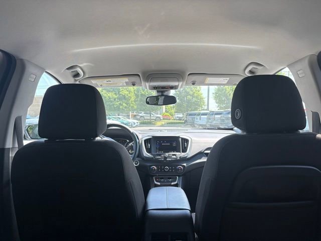 Used 2024 GMC Terrain SLE w/ Driver Convenience Package FWD image 8