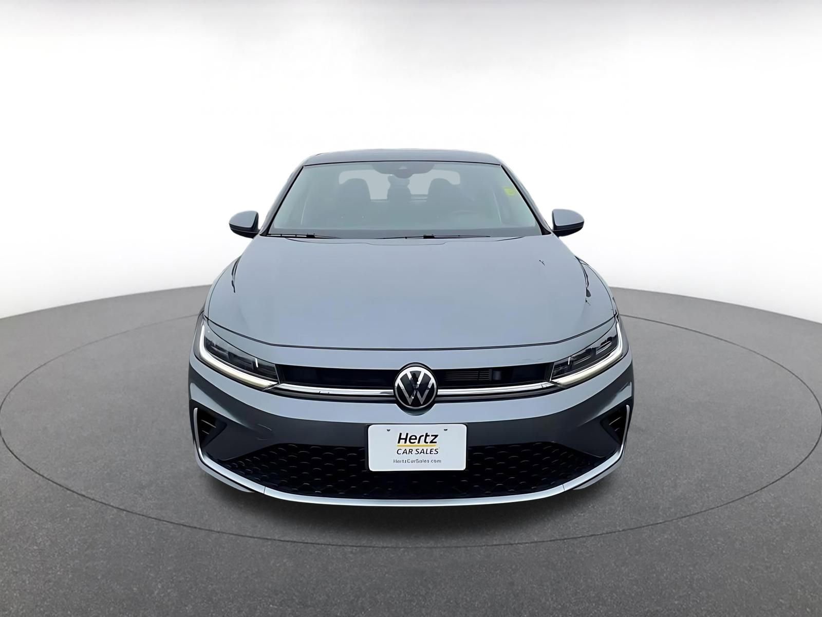 Used 2025 Volkswagen Jetta SE image 4