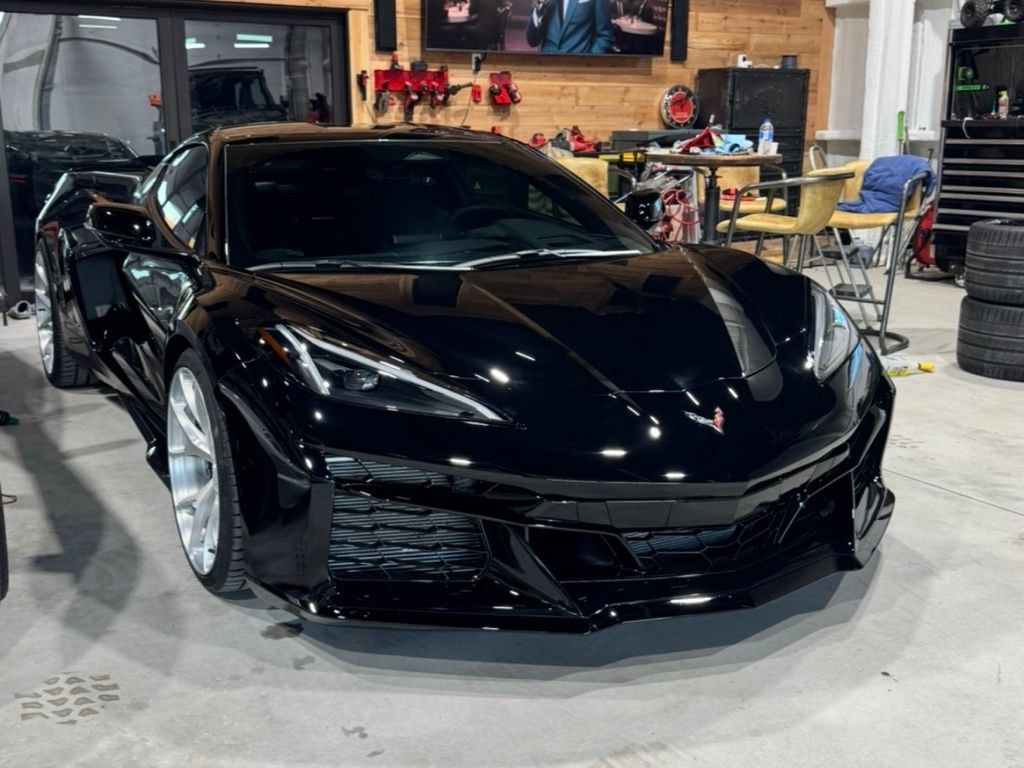 Used 2025 Chevrolet Corvette E-Ray w/ ZER Performance Package AWD/4WD image 9