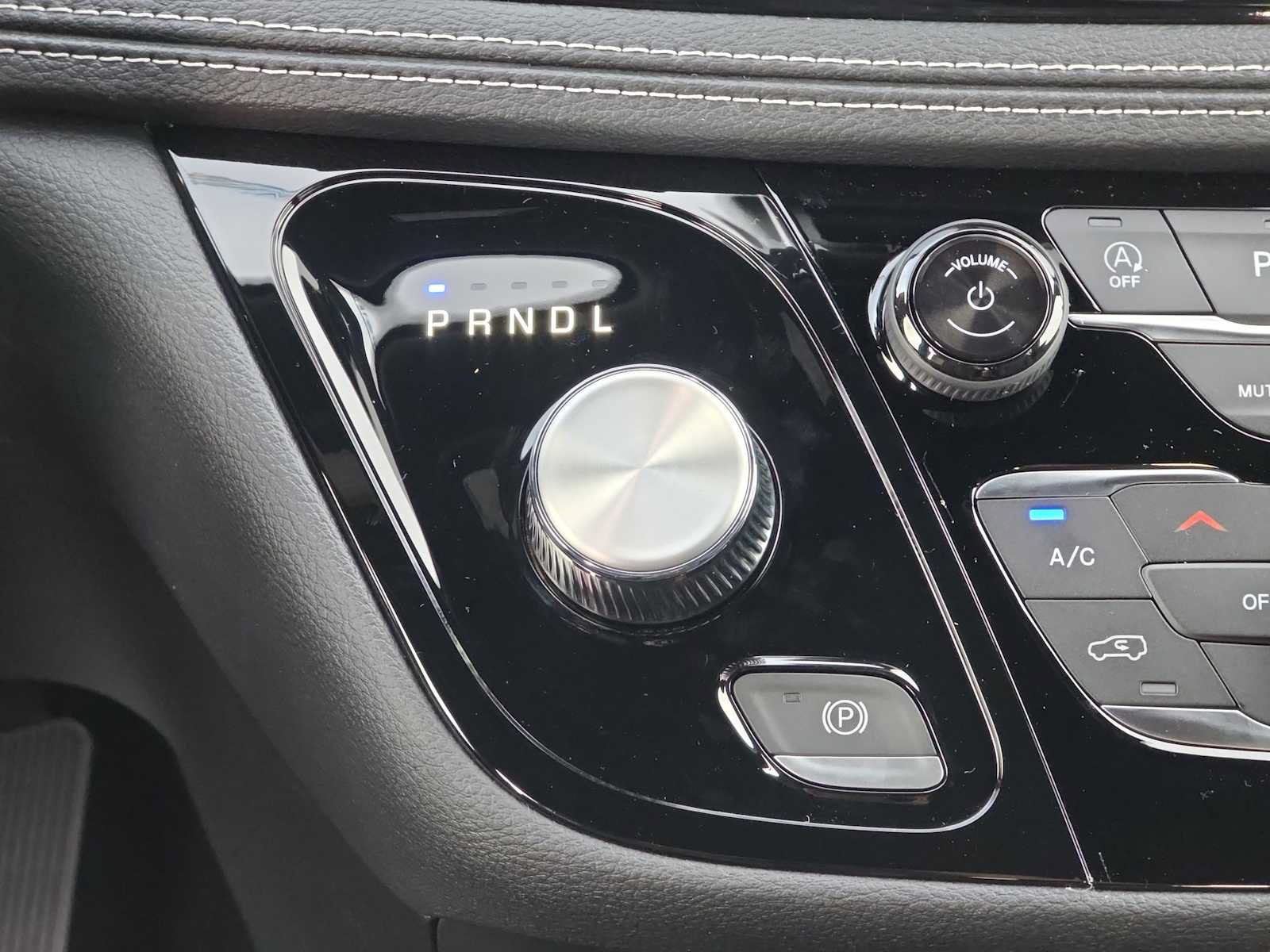 New 2026 Chrysler Pacifica Select FWD image 21