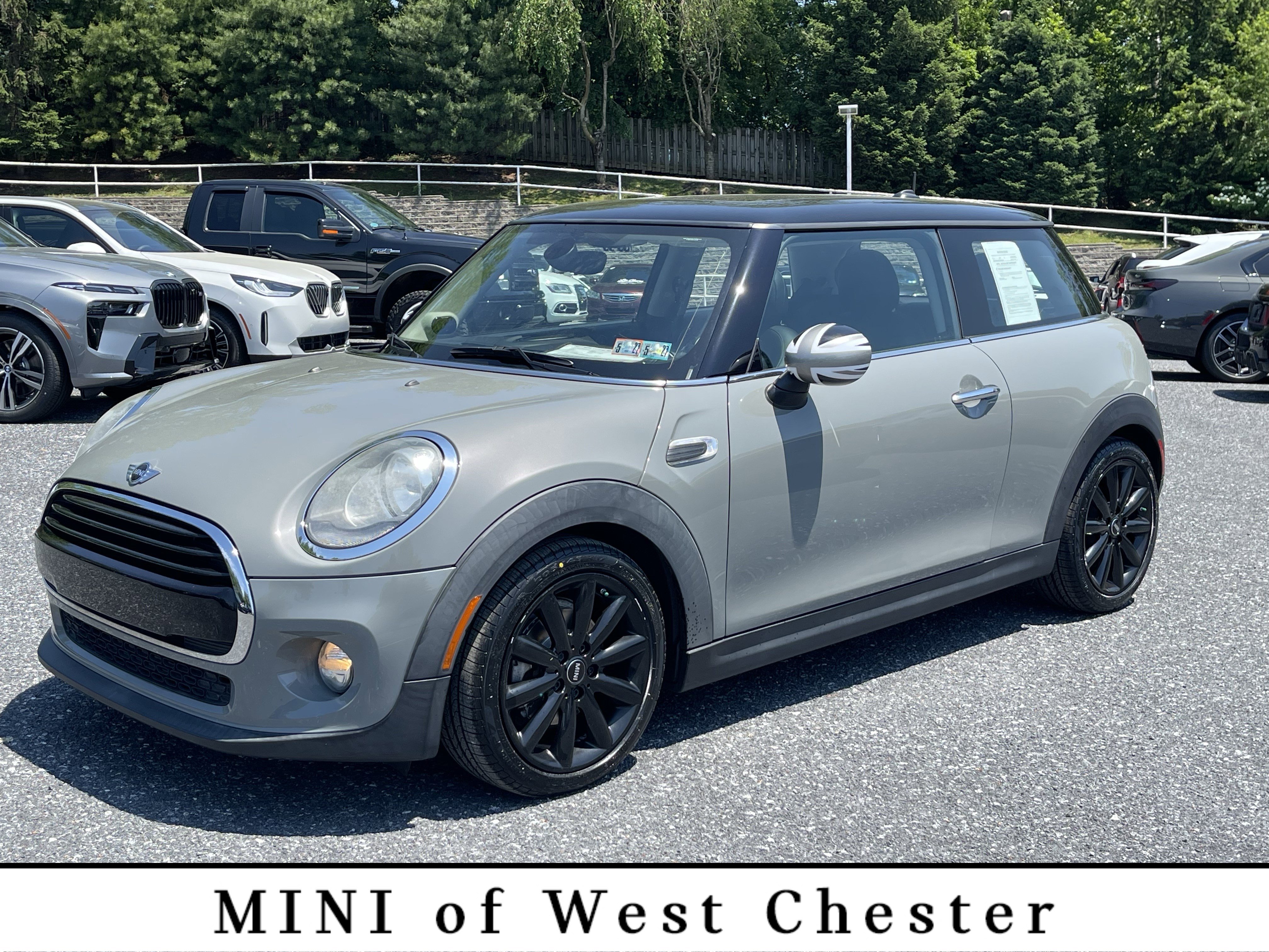 Used 2017 MINI Cooper 2-Door Hardtop FWD image 1