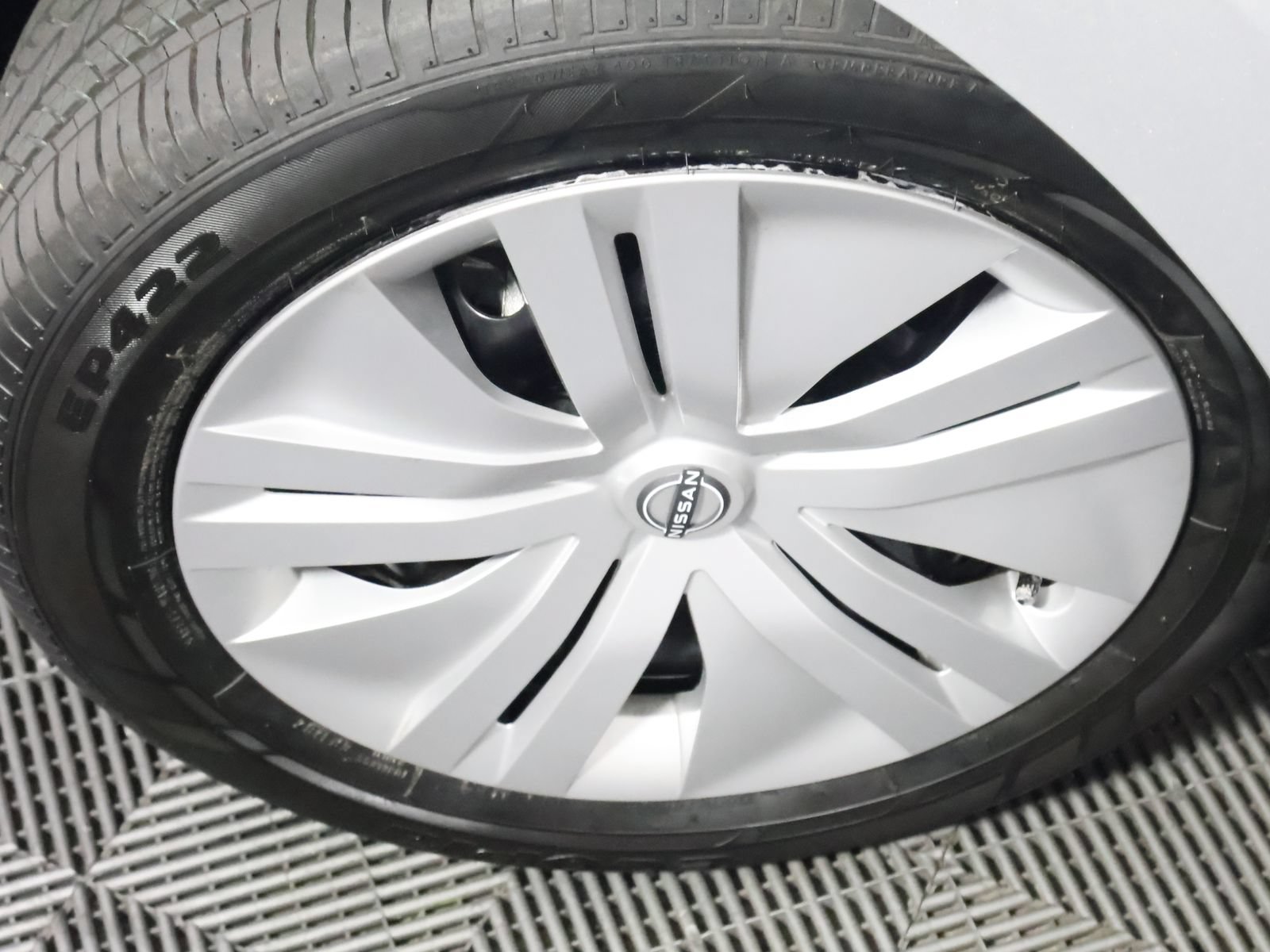 Used 2025 Nissan Leaf S FWD image 18
