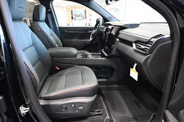 New 2026 GMC Acadia AT4 w/ Luxury Package AWD/4WD image 10