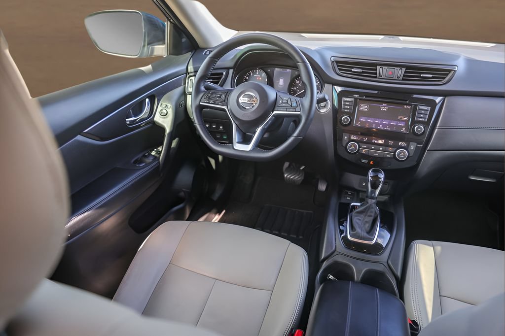 Used 2019 Nissan Rogue SV w/ Premium Package FWD image 26