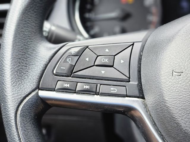 Certified 2018 Nissan Rogue S image 17