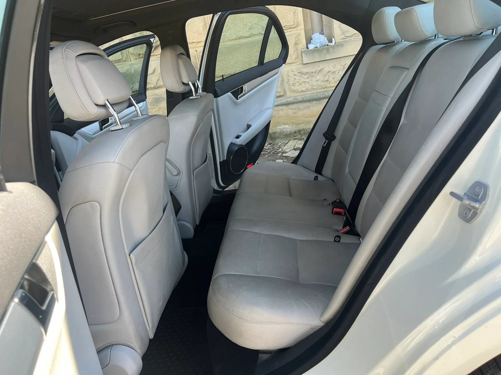 Used 2009 Mercedes-Benz C 300 Sedan image 12