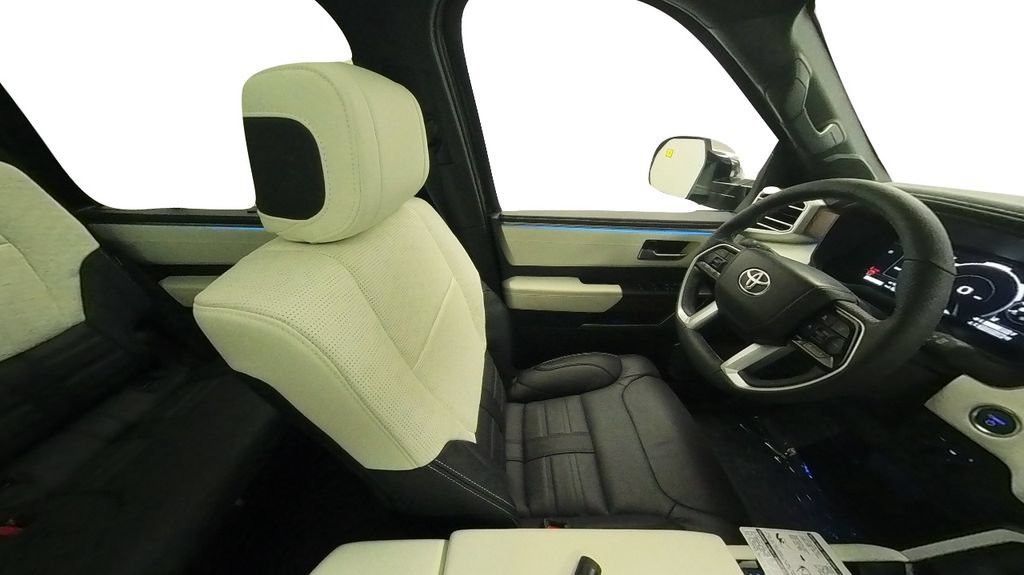Used 2024 Toyota Sequoia Capstone AWD/4WD image 36
