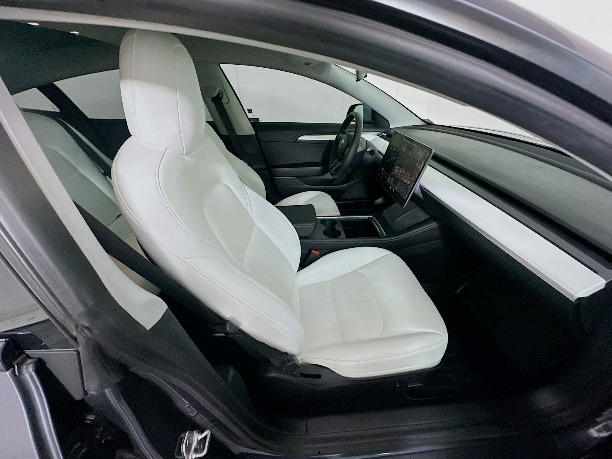 Used 2021 Tesla Model 3 Standard Range Plus image 29