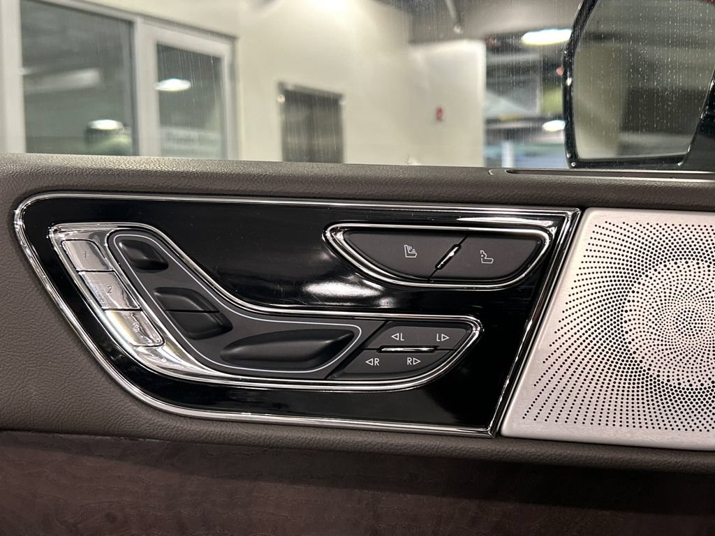 Certified 2022 Lincoln Navigator L Reserve AWD/4WD image 21