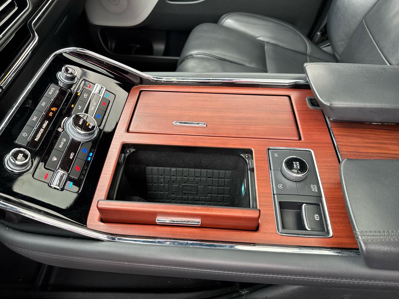 Used 2023 Lincoln Navigator Reserve AWD/4WD image 22