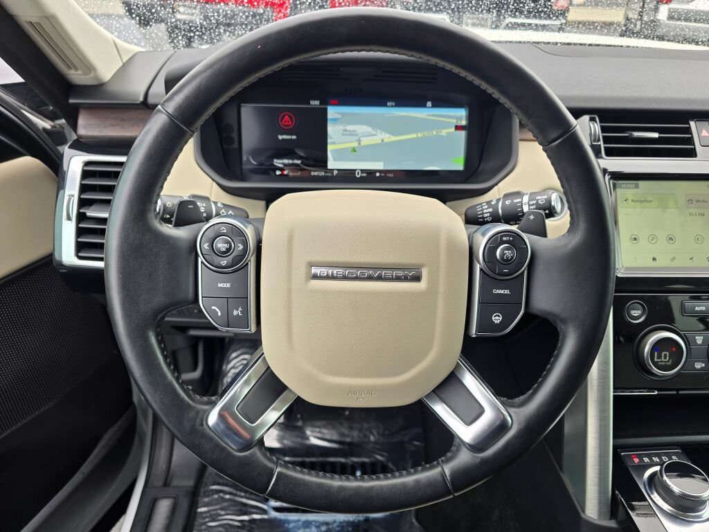 Used 2018 Land Rover Discovery HSE AWD/4WD image 24