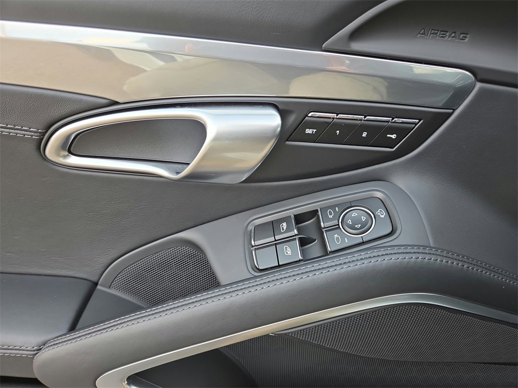 Used 2025 Porsche 718 Boxster GTS image 8