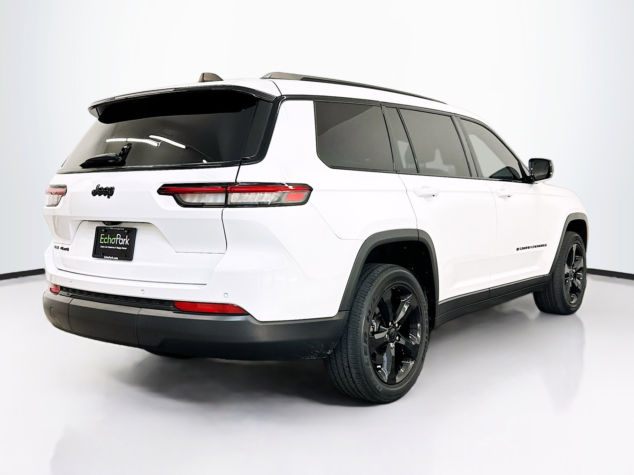 Used 2023 Jeep Grand Cherokee L Laredo image 9