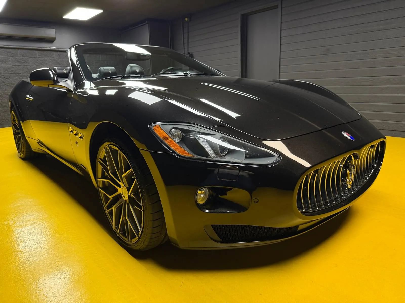 Used 2013 Maserati GranTurismo Convertible RWD image 3