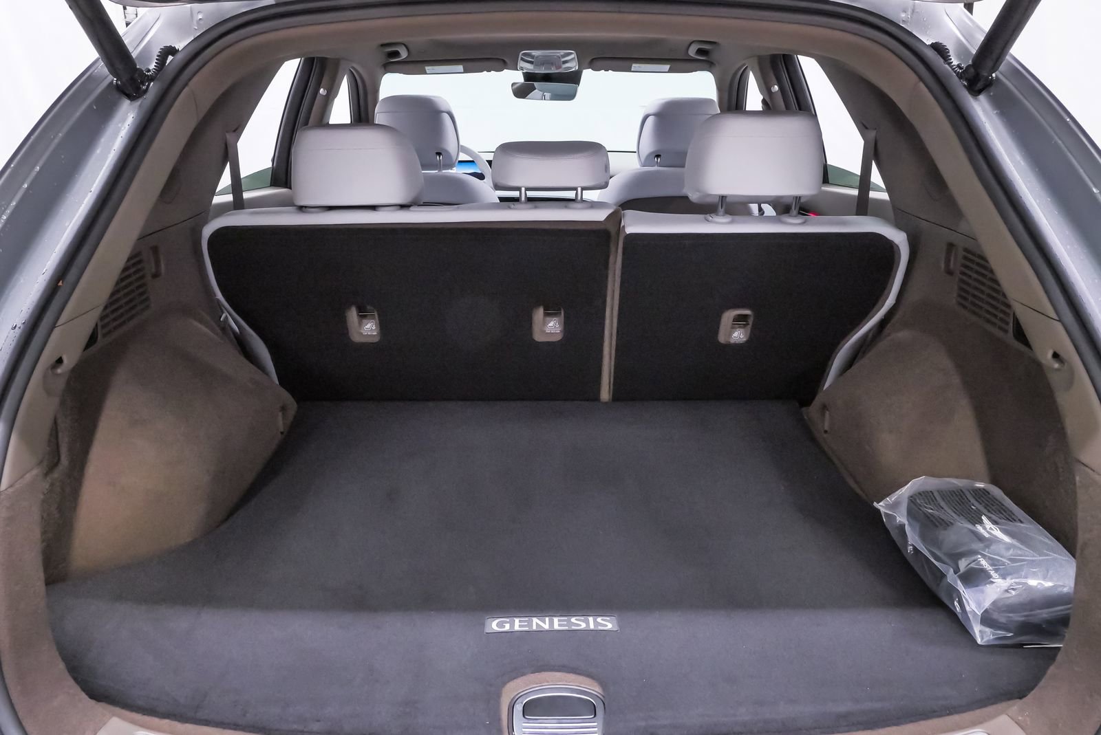 Certified 2026 Genesis GV70 2.5T Advanced image 24