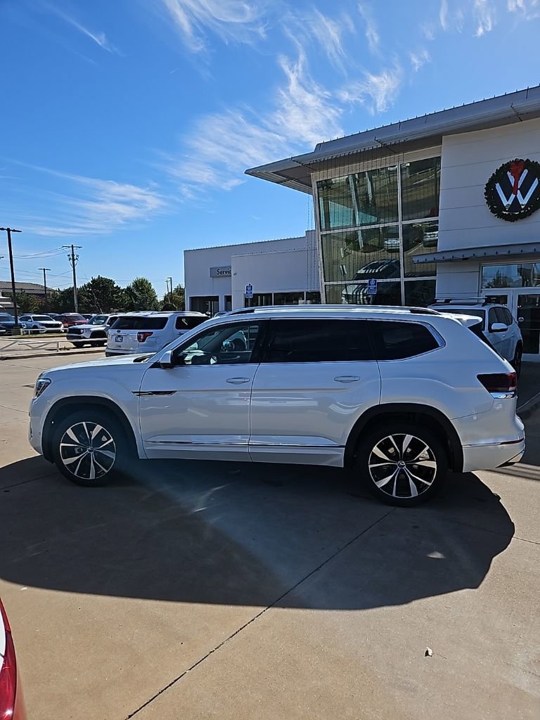 New 2026 Volkswagen Atlas SEL Premium R-Line image 8