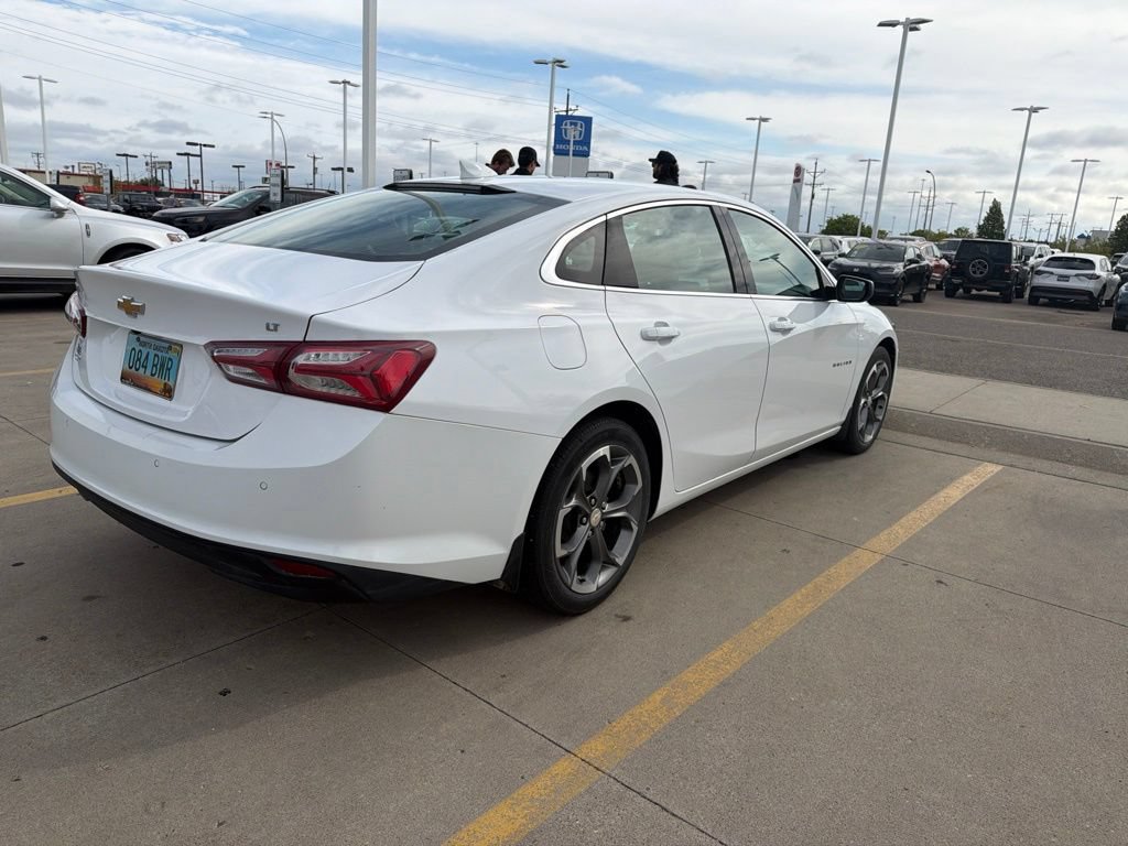 Used 2020 Chevrolet Malibu LT FWD image 3