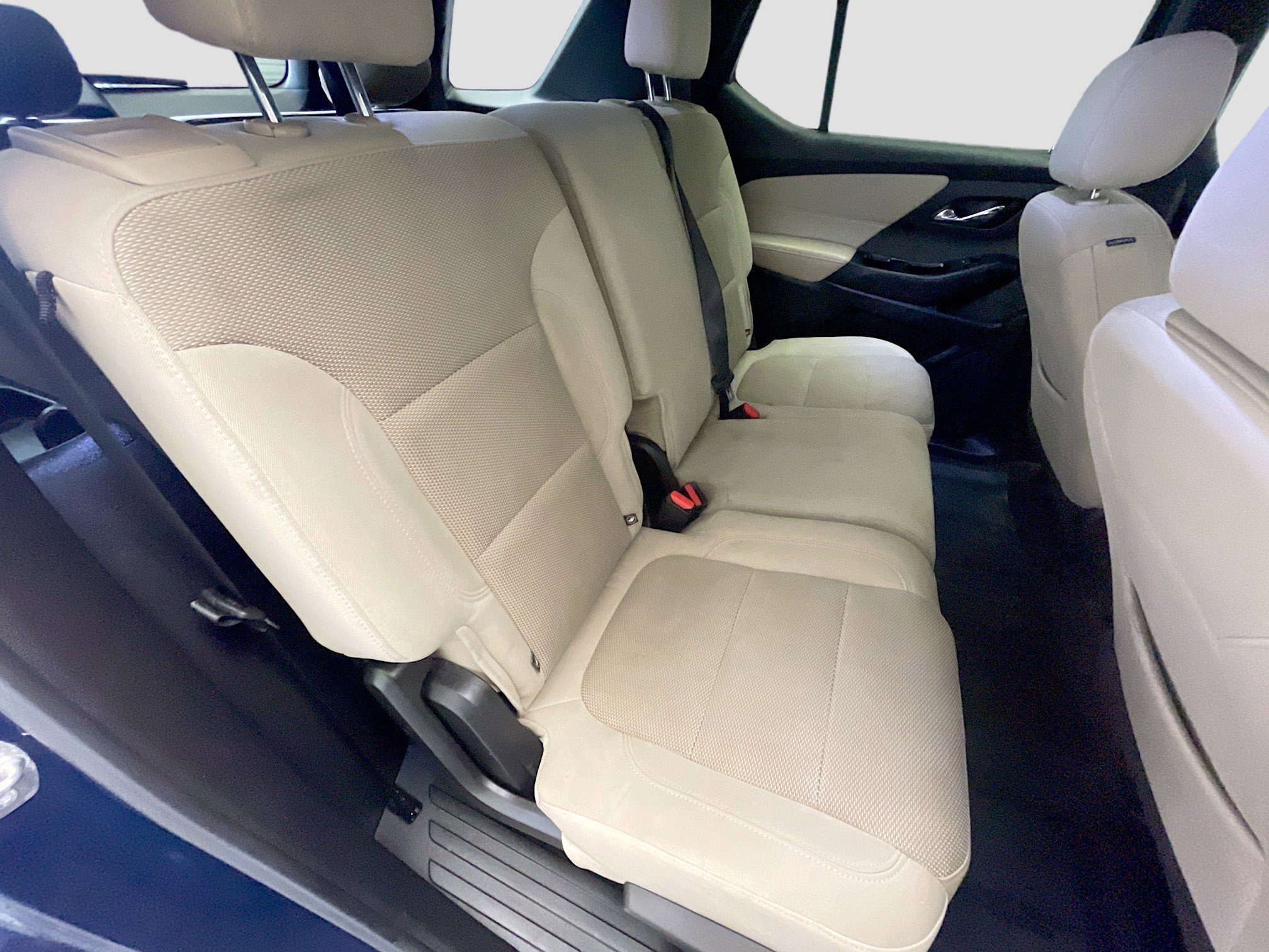 Used 2022 Chevrolet Traverse LS image 18