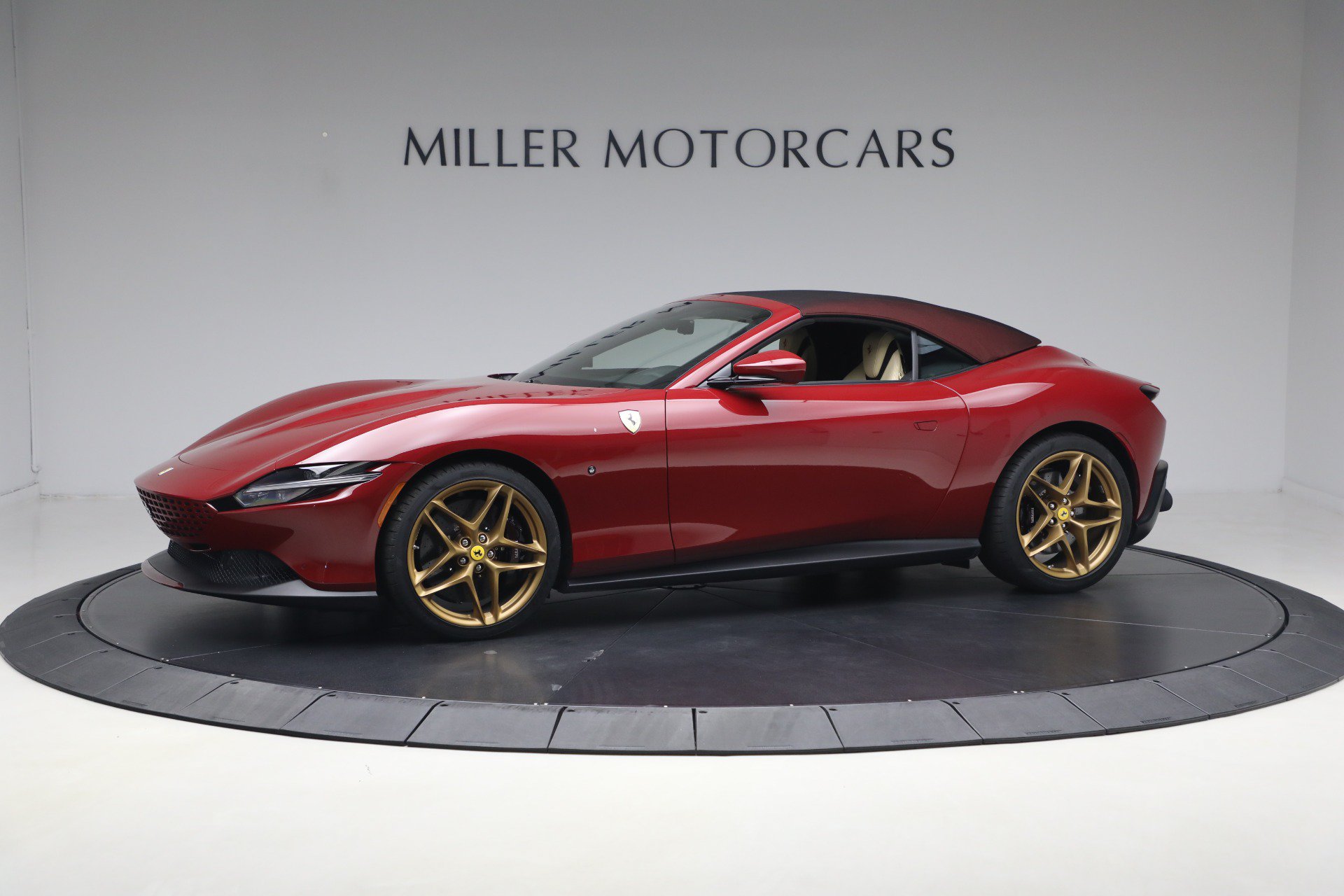 Certified 2025 Ferrari Roma Spider RWD image 26