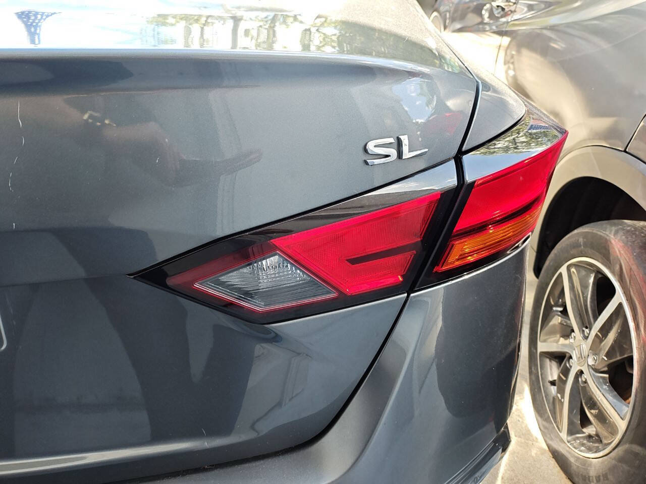 Used 2019 Nissan Altima 2.5 SL FWD image 34