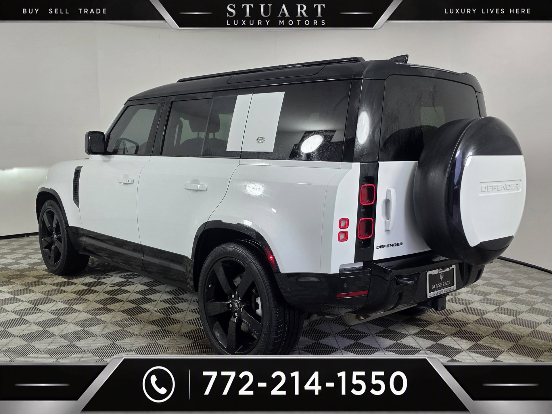 Used 2024 Land Rover Defender 110 X-Dynamic SE AWD/4WD image 38