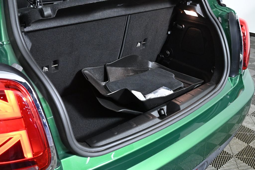 Used 2021 MINI Cooper 2-Door Hardtop image 30