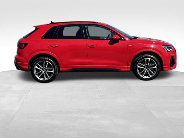 Certified 2025 Audi Q3 2.0T Premium w/ Convenience Package AWD/4WD image 9