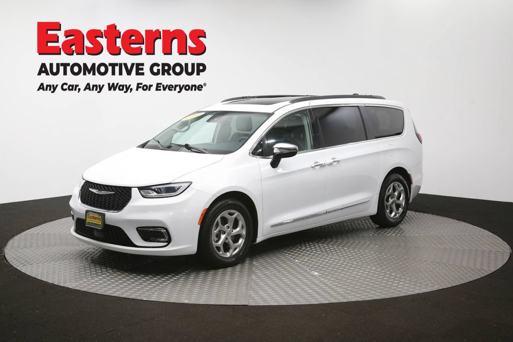Used 2023 Chrysler Pacifica Limited FWD image 59