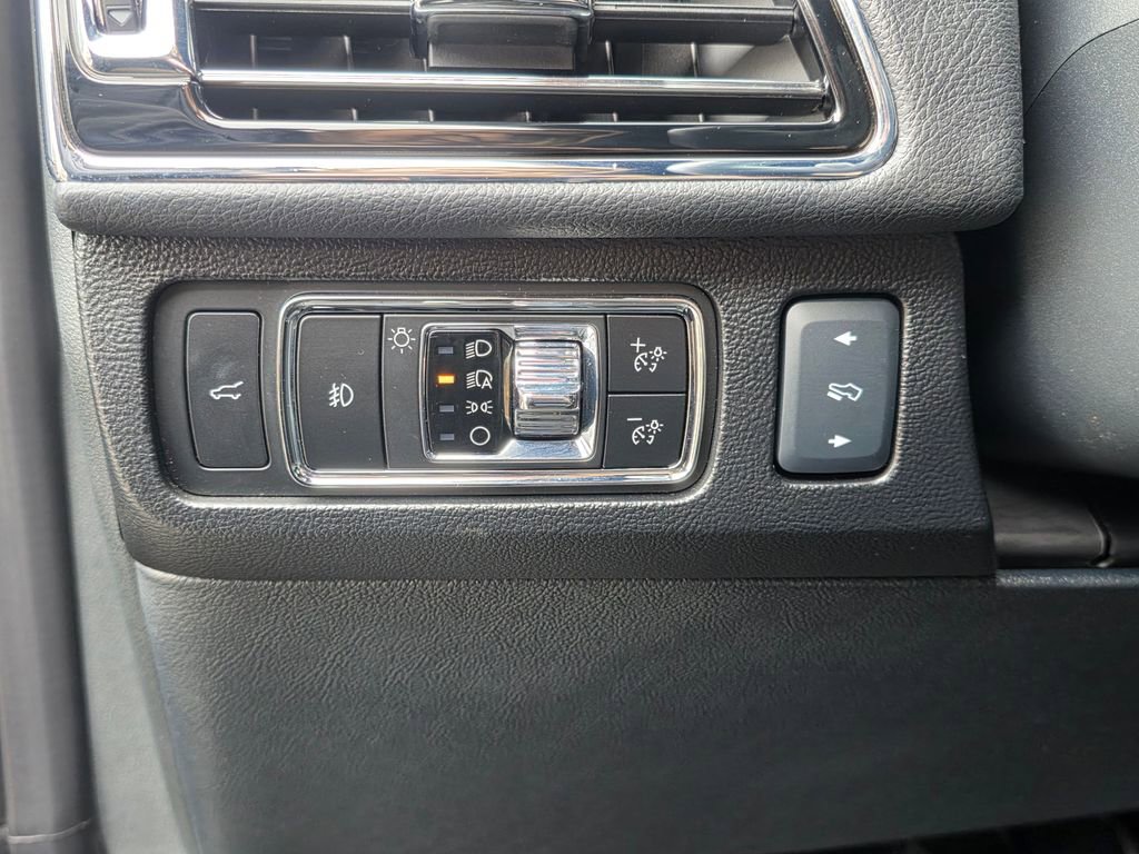 Used 2024 Lincoln Navigator Reserve image 16