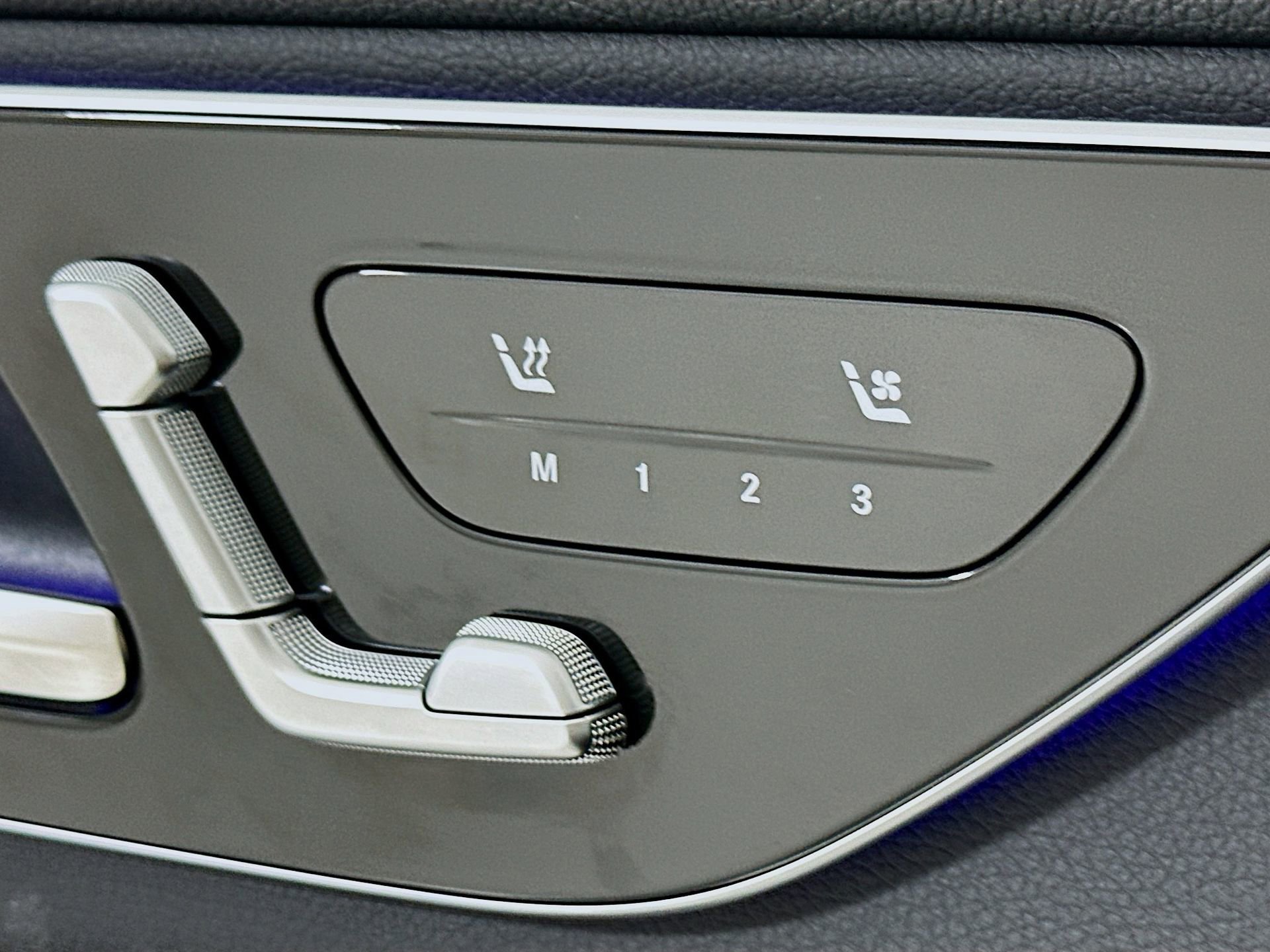 Certified 2025 Mercedes-Benz GLC 300 image 20