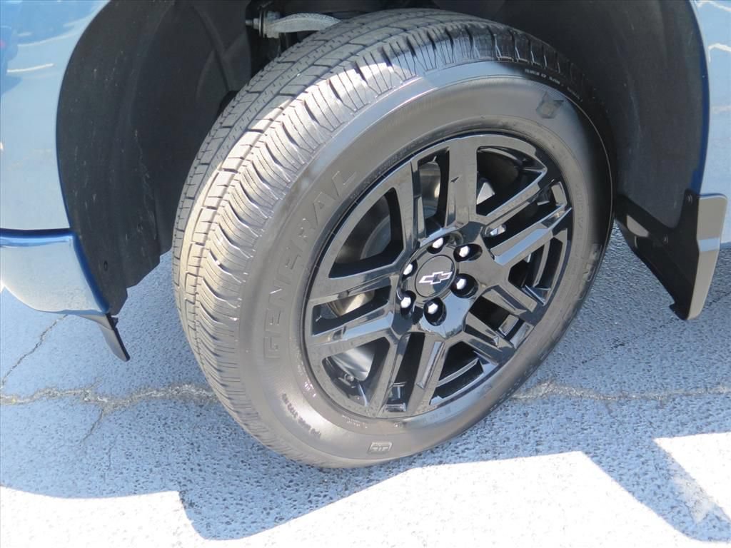 Used 2024 Chevrolet Silverado 1500 Custom AWD/4WD image 18