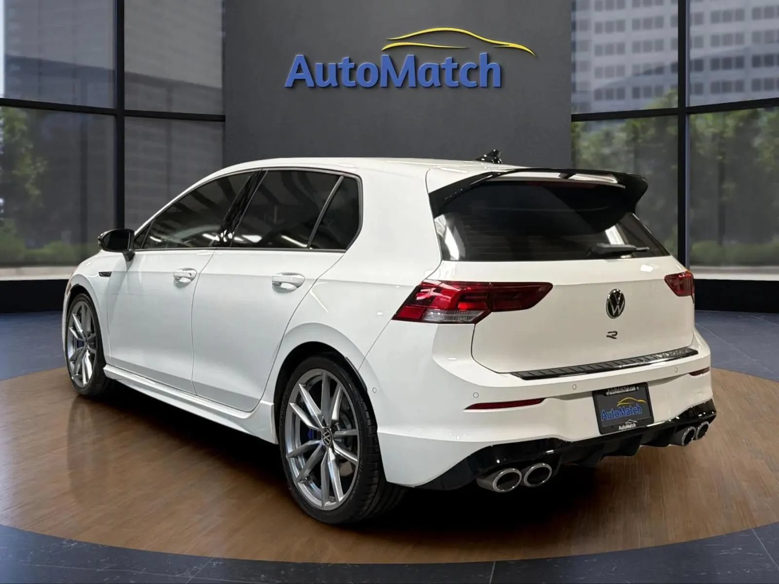 Used 2024 Volkswagen Golf R AWD/4WD image 8