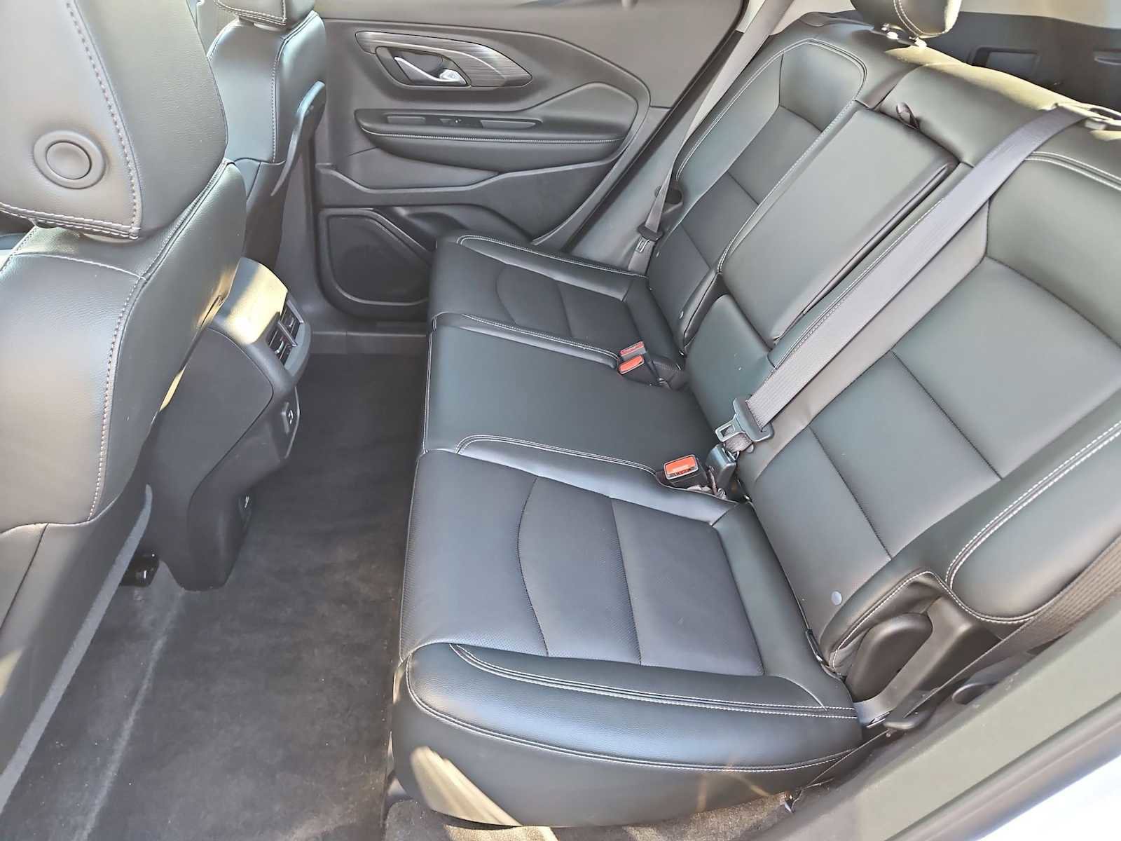 Used 2024 GMC Terrain SLT image 20