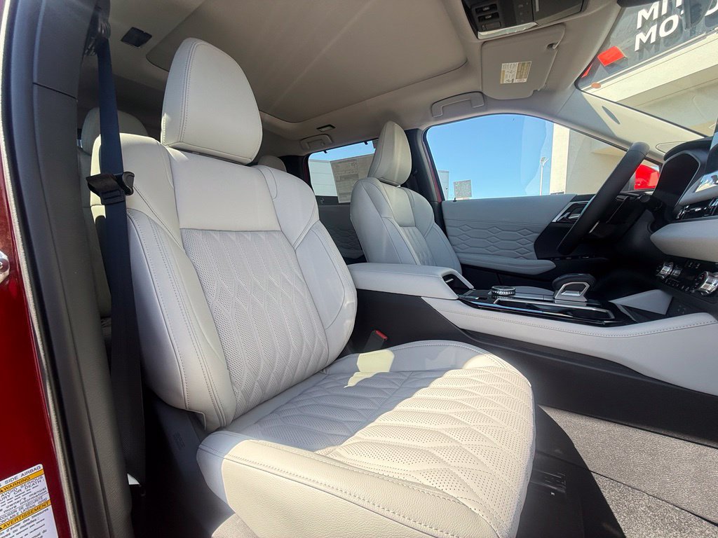 New 2026 Mitsubishi Outlander SEL FWD image 17