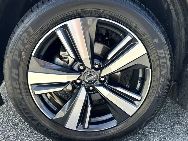 Certified 2025 Nissan Rogue SL AWD/4WD image 10