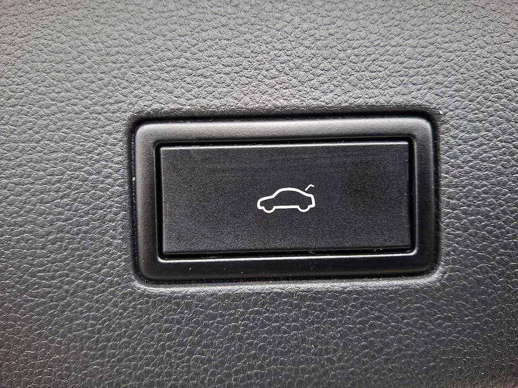 Used 2019 Volkswagen Atlas SE w/ Towing Package image 30