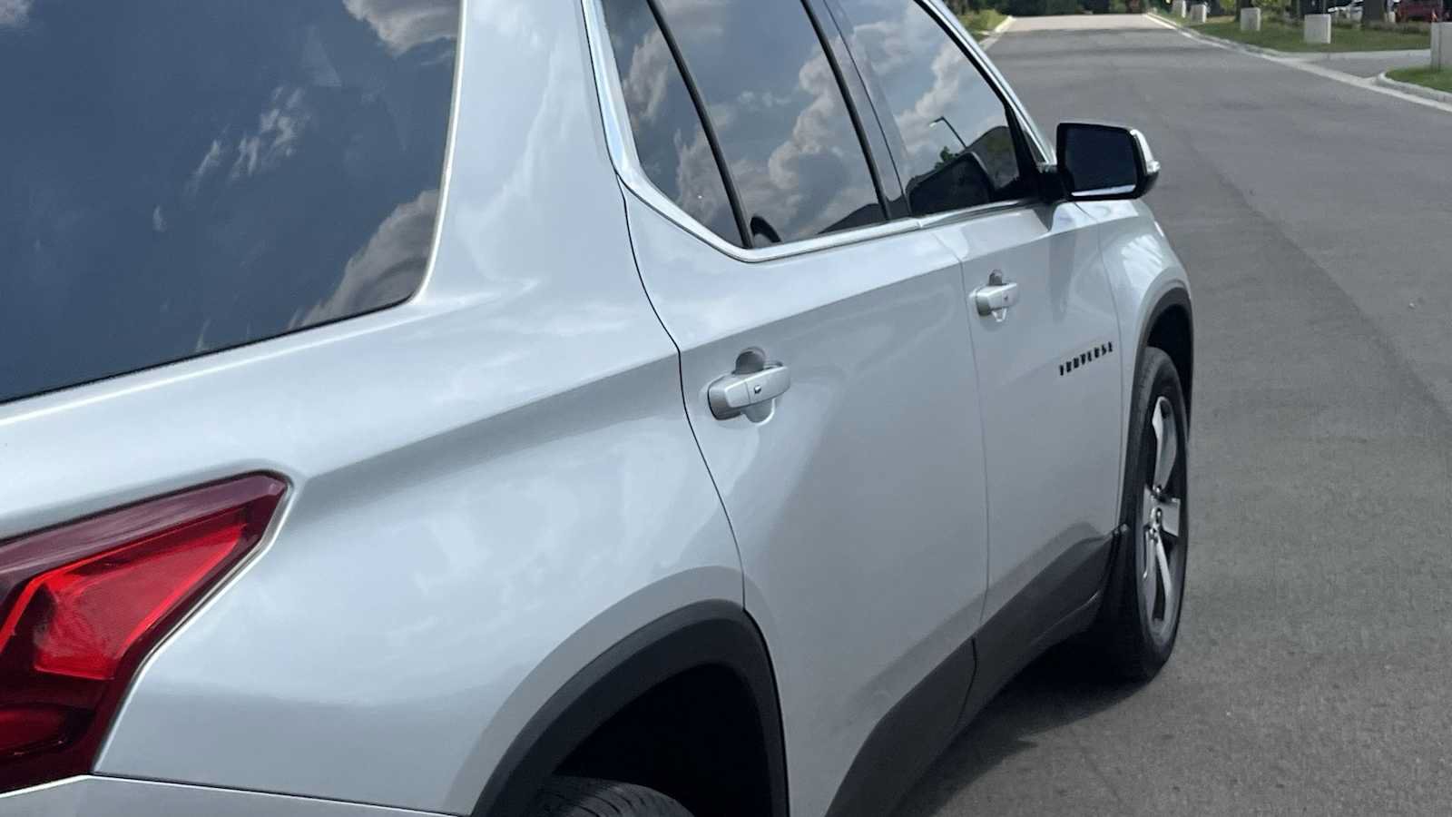 Used 2019 Chevrolet Traverse LT w/ LT Premium Package AWD/4WD image 20