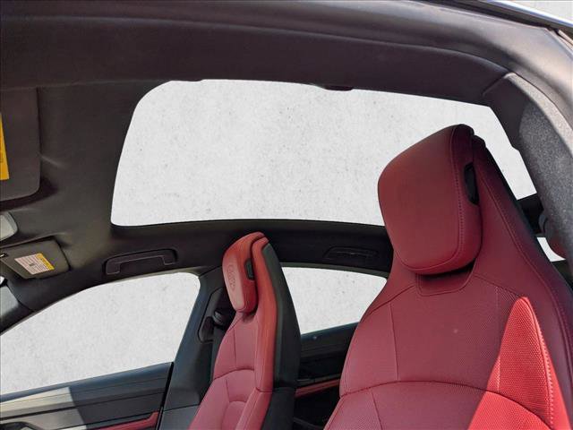 Used 2023 Porsche Taycan image 17