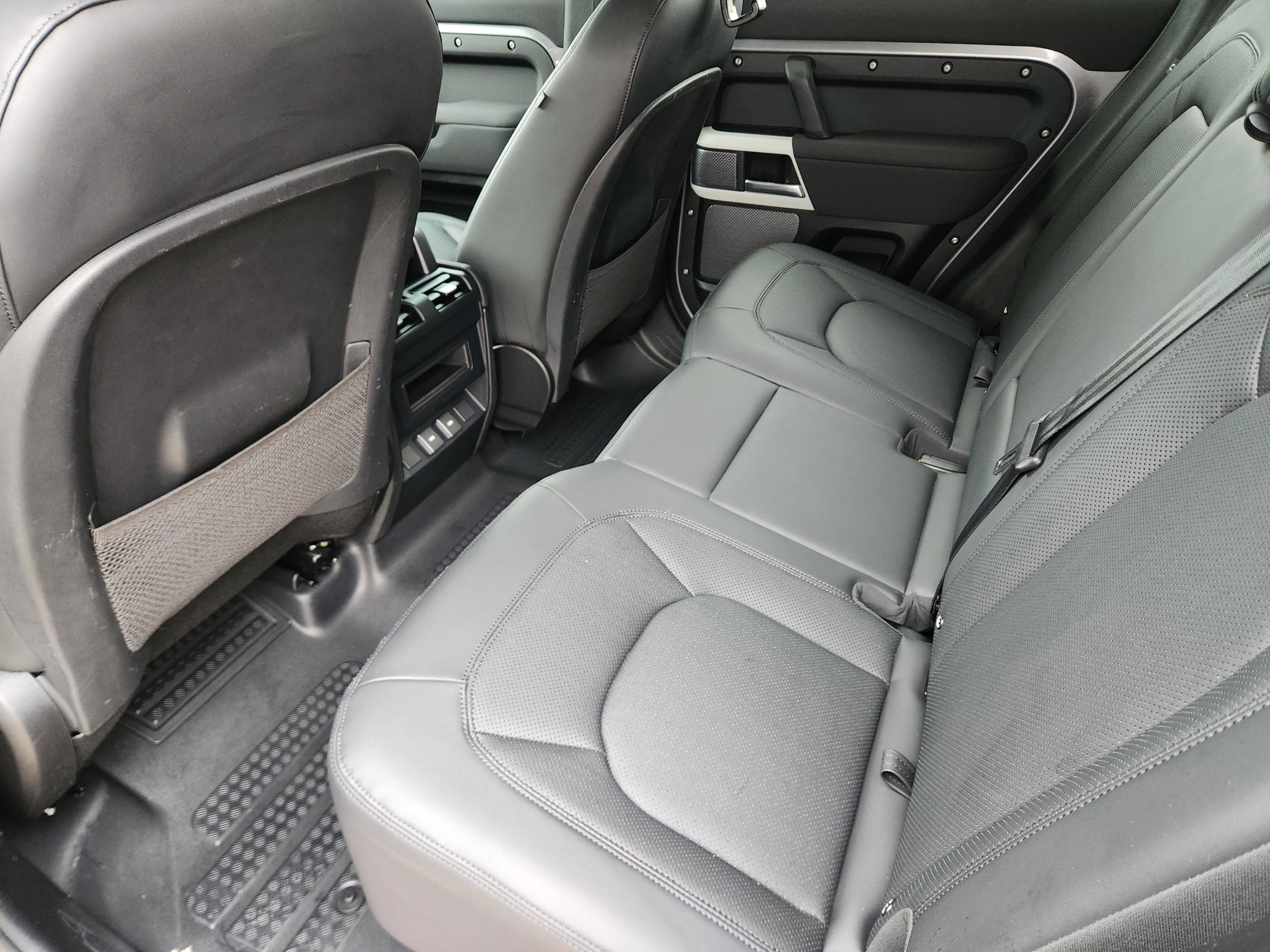 Certified 2023 Land Rover Defender 110 SE AWD/4WD image 26