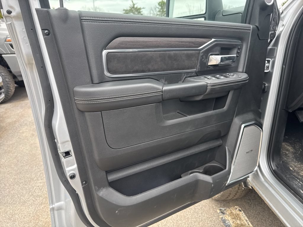 New 2026 RAM 2500 Laramie AWD/4WD image 21