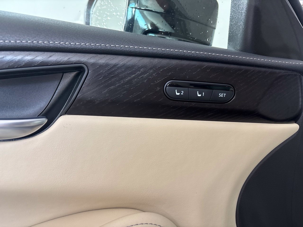 Used 2025 INFINITI QX60 Sensory FWD image 12