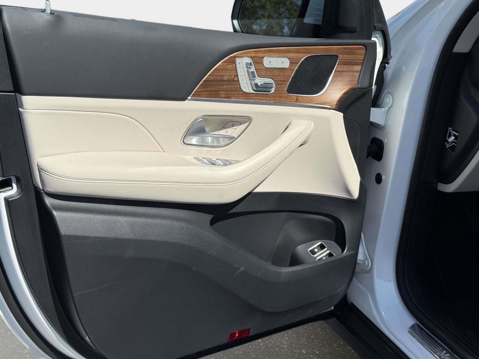 Used 2025 Mercedes-Benz GLE 450e 4MATIC image 40