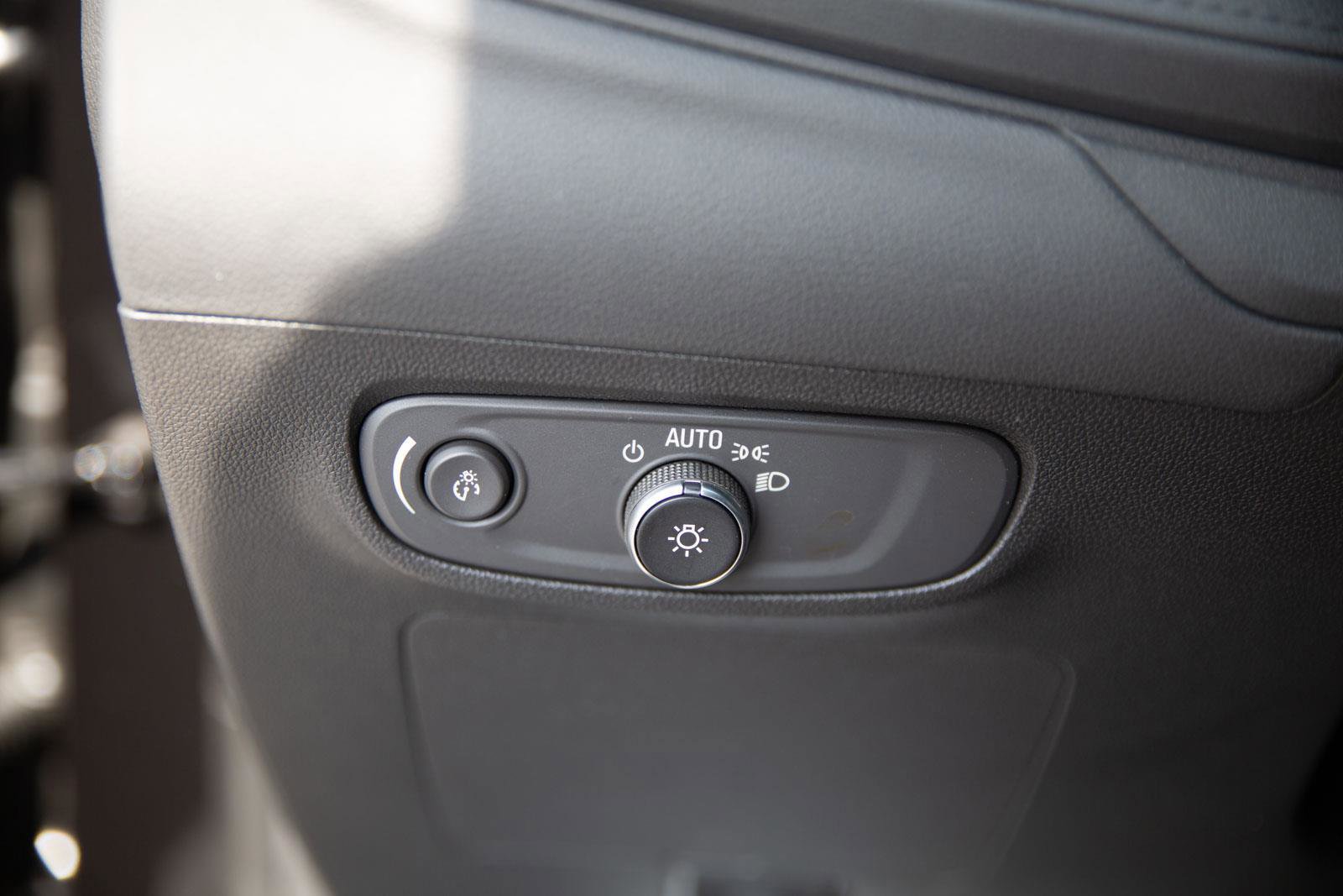 Used 2025 Buick Encore GX Preferred AWD/4WD image 4