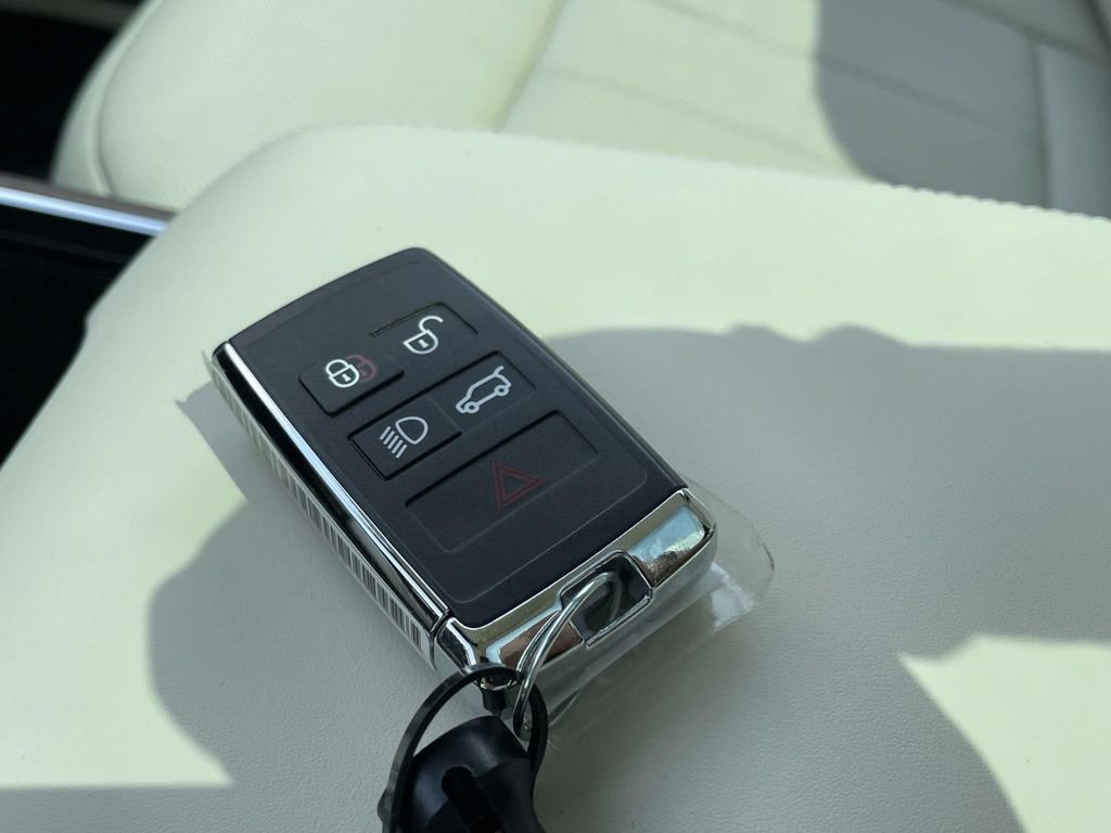 New 2026 Land Rover Range Rover SE AWD/4WD image 42