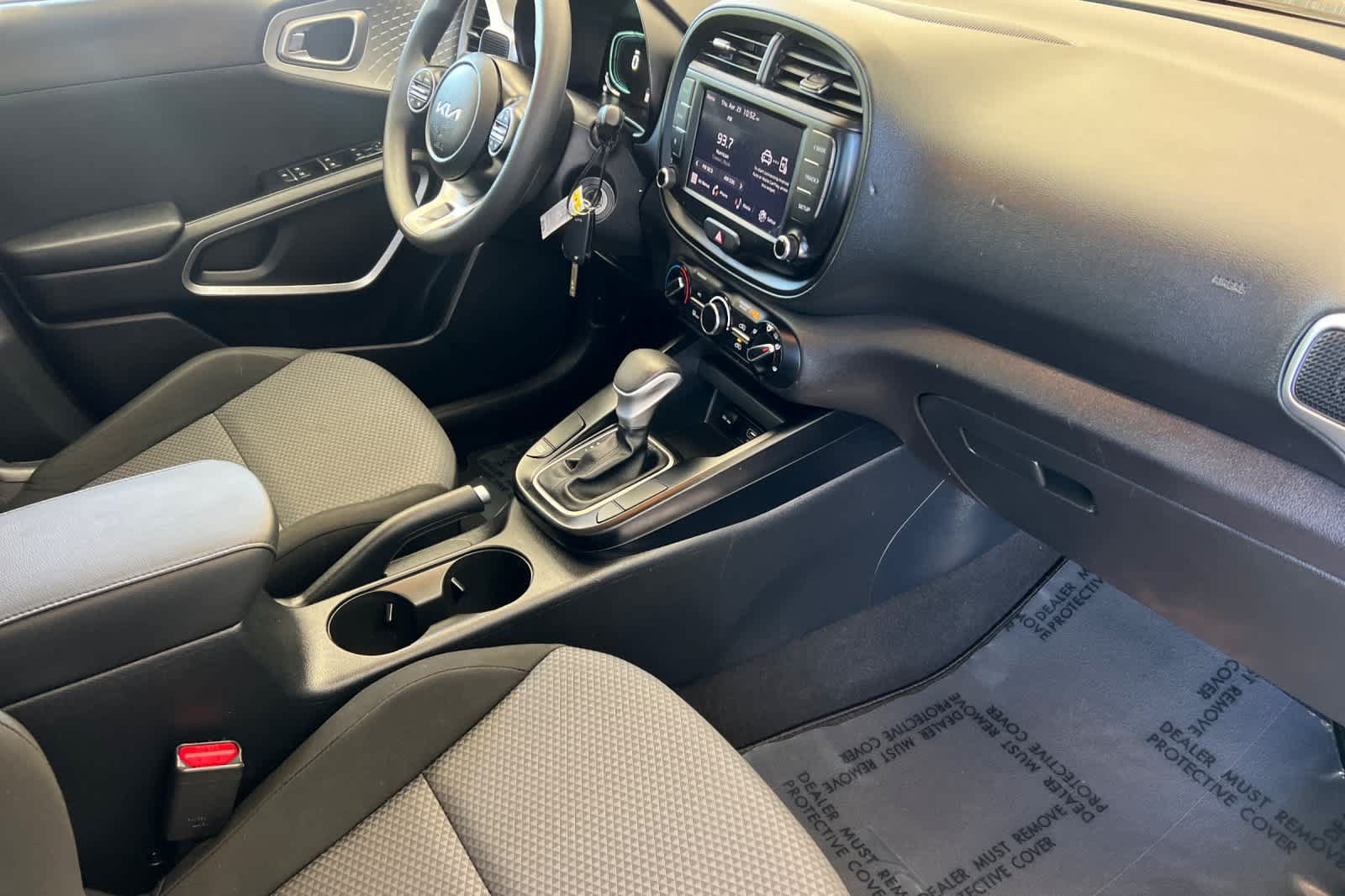 Used 2023 Kia Soul LX w/ LX Technology Package FWD image 16